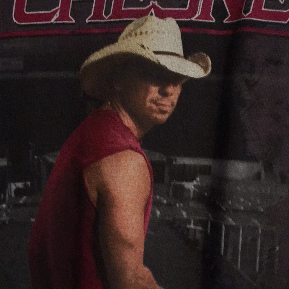 Bundle of 2 Kenny Chesney Concert T-shirts - Picture 5 of 6